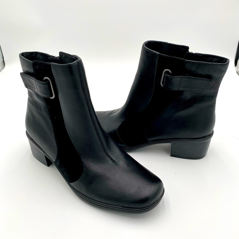 Clarks Leather Suede Active Air Heeled Ankle Boots Bootiesโ Shoes Size 10 (NWOT)